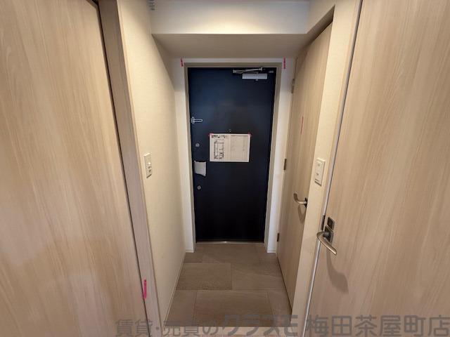 16/30 玄関