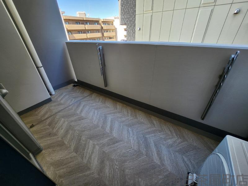 23/30 バルコニー