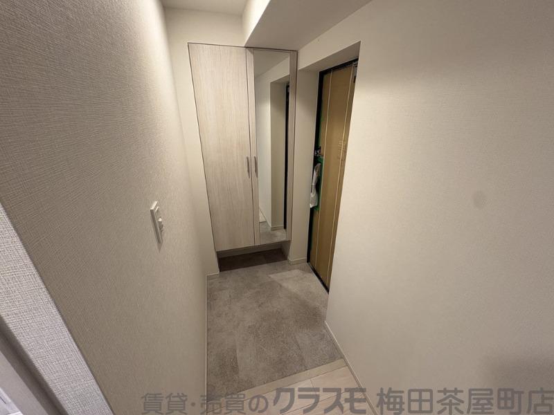 16/30 玄関