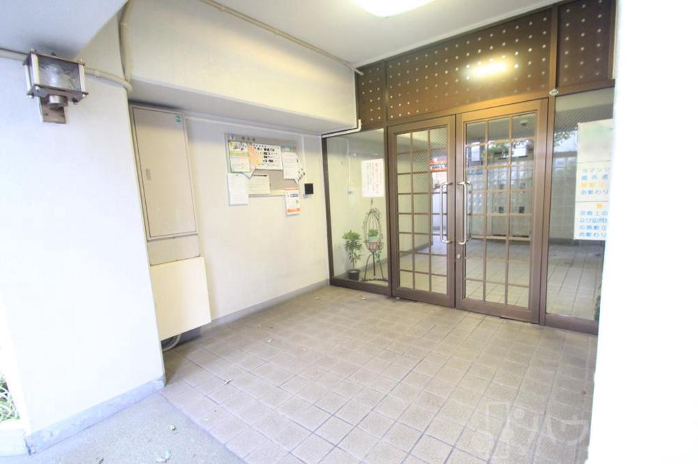 2/5 エントランス