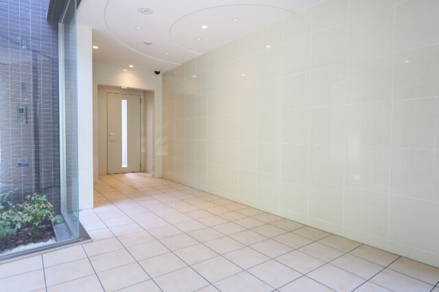 20/21 エントランス