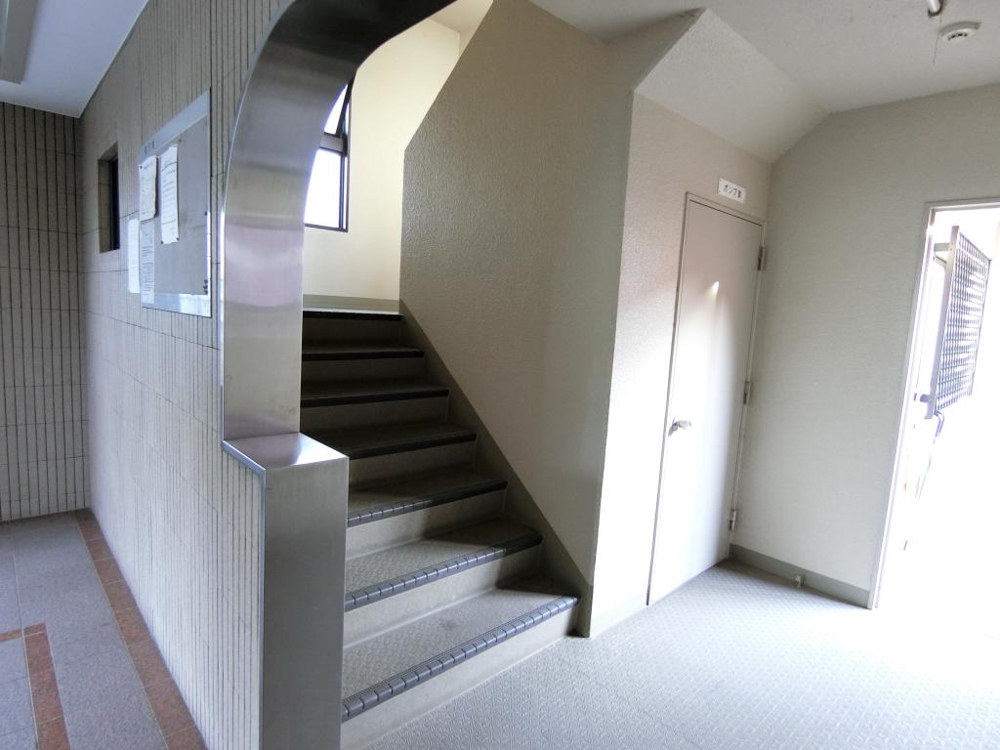 26/30 エントランス