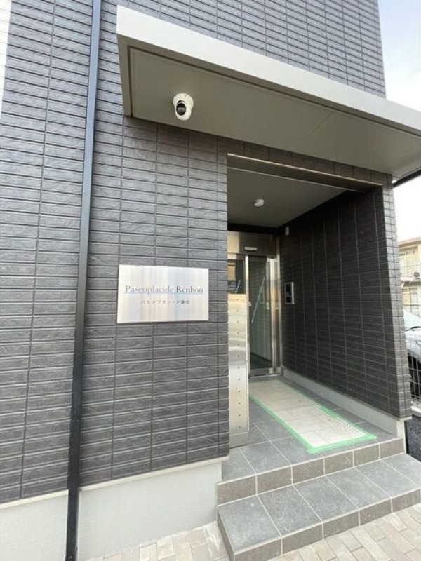 16/23 エントランス