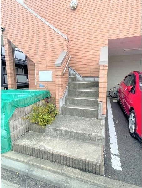 15/22 エントランス