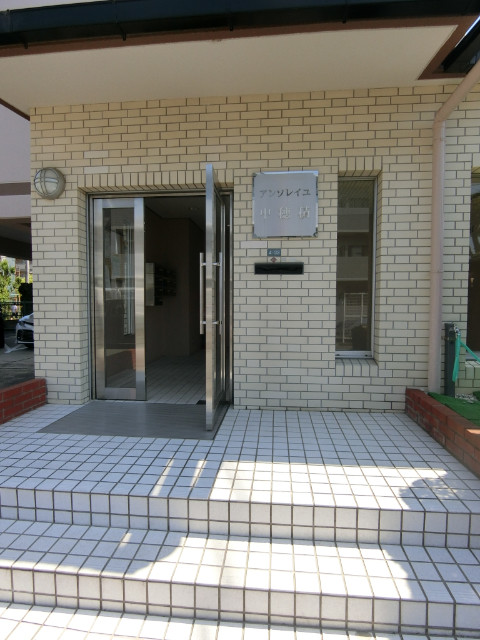 22/30 エントランス