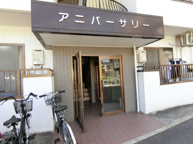 27/30 エントランス