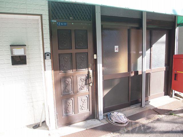 25/30 エントランス