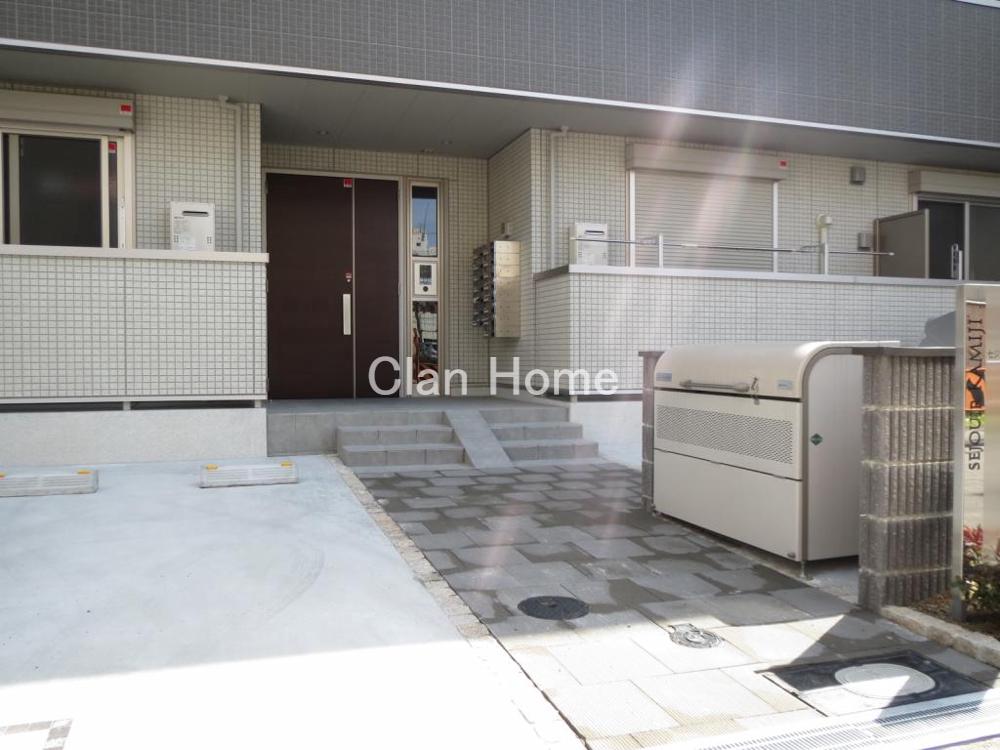 3/4 エントランス