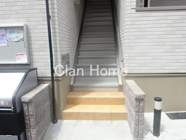 24/30 エントランス