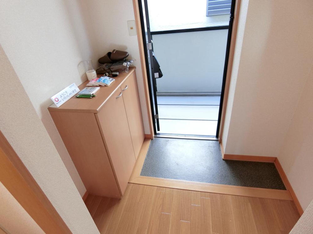 13/29 玄関