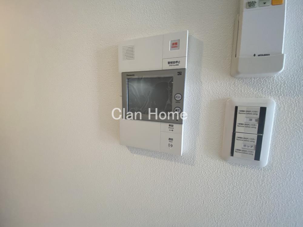 27/30 エントランス