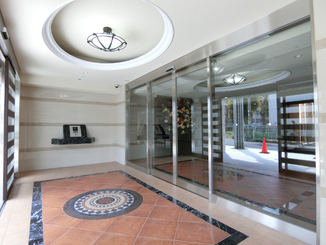 25/30 エントランス