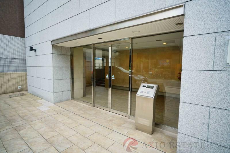 18/30 エントランス