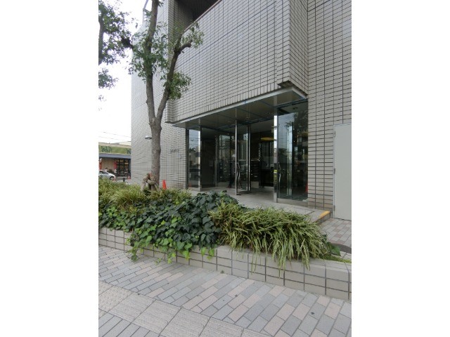 28/30 エントランス