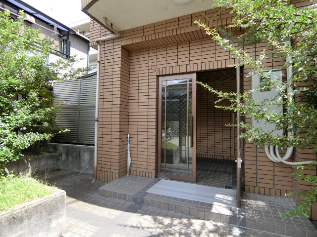 26/30 エントランス