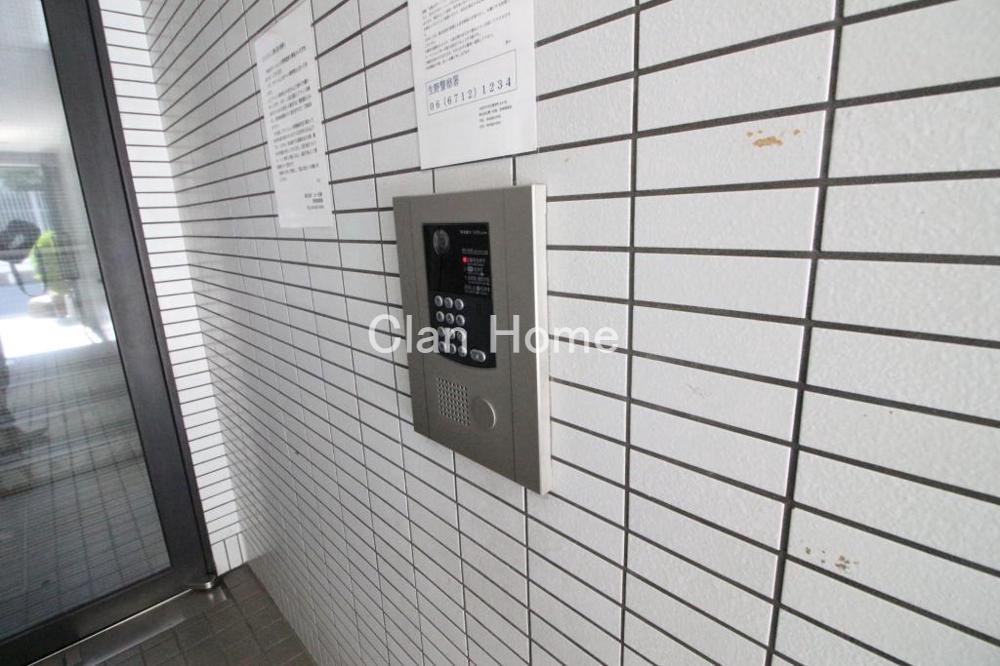 26/30 エントランス