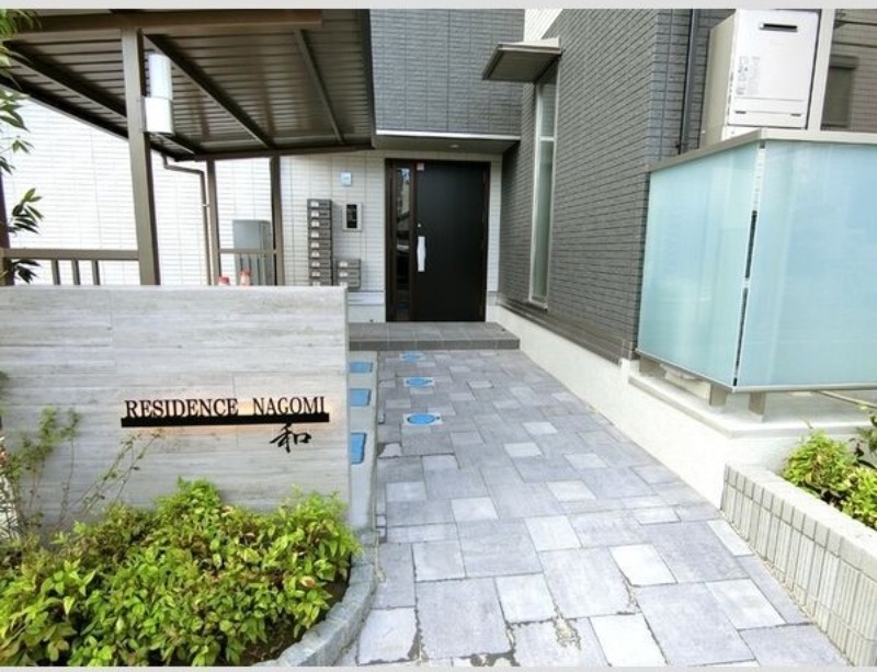 14/20 エントランス