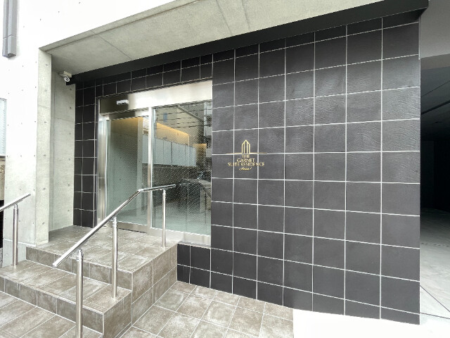 23/25 エントランス