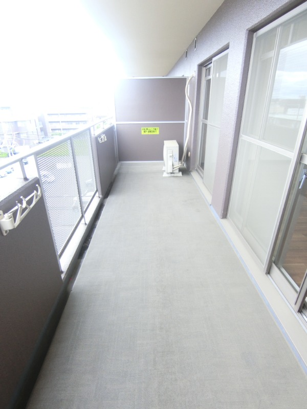 21/30 バルコニー