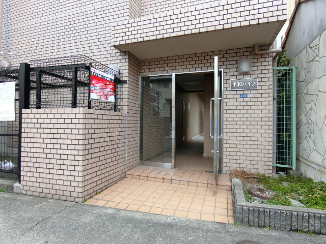 28/30 エントランス