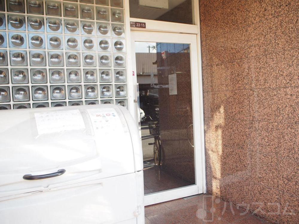 24/27 エントランス