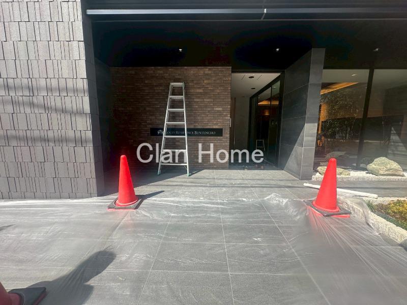 25/30 エントランス