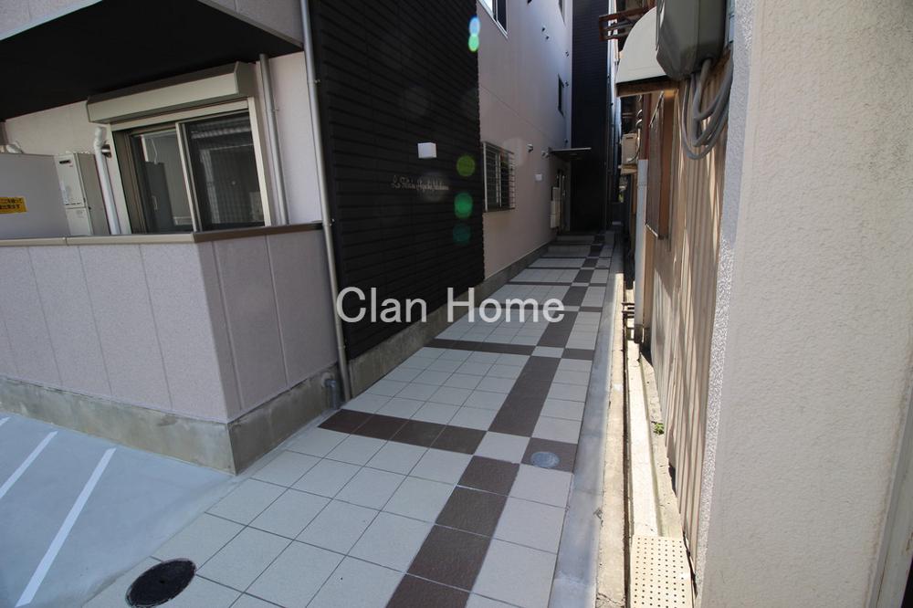 25/30 エントランス