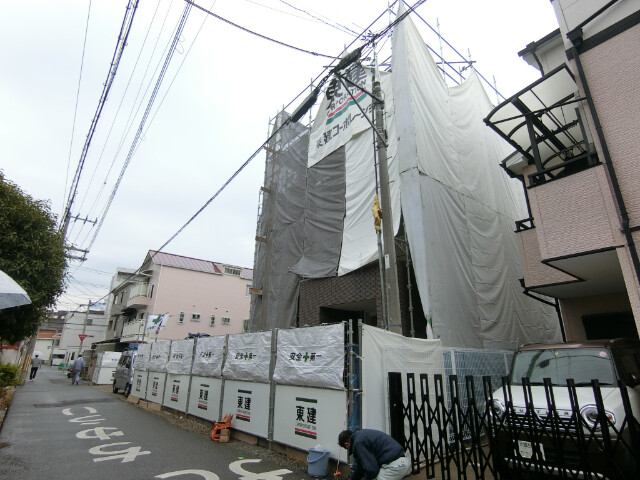 23/30 エントランス