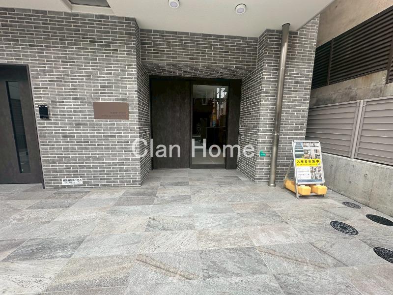 27/30 エントランス