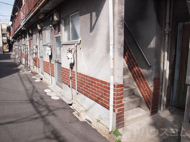 18/29 エントランス