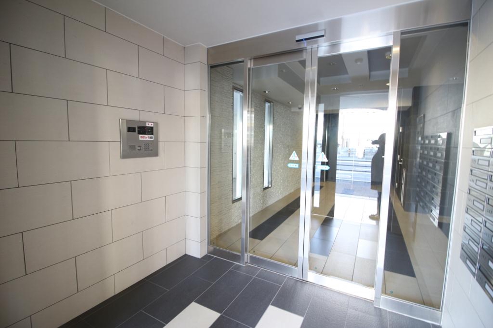 26/30 エントランス