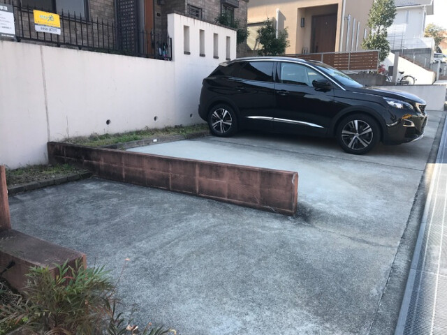 20/23 駐車場
