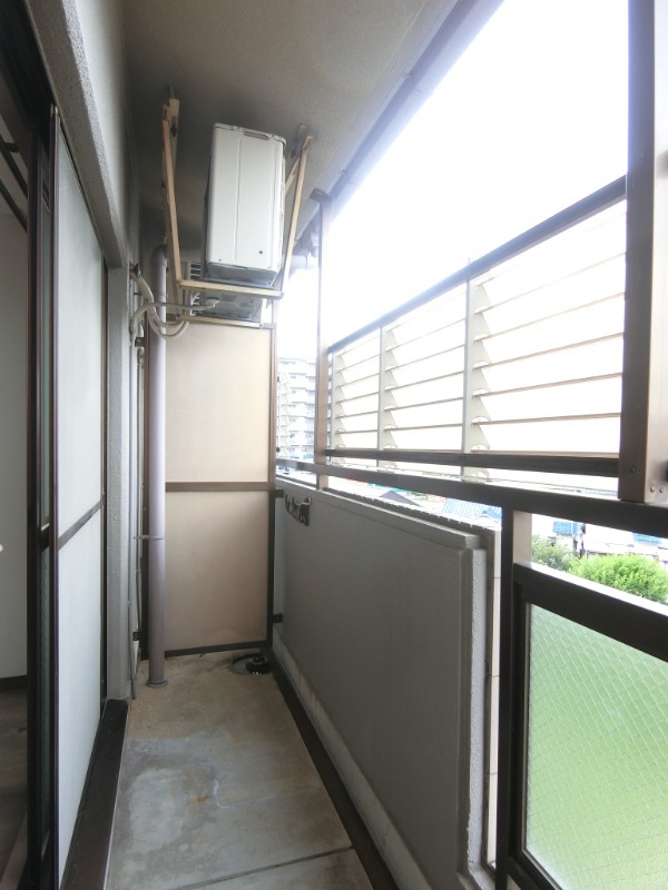 19/30 バルコニー