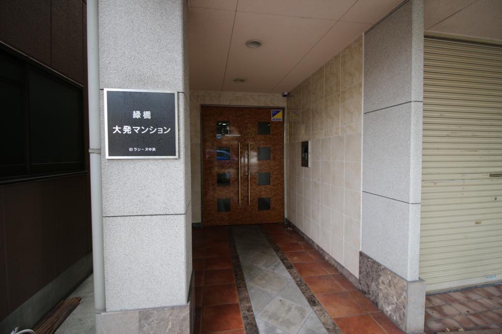 25/30 エントランス