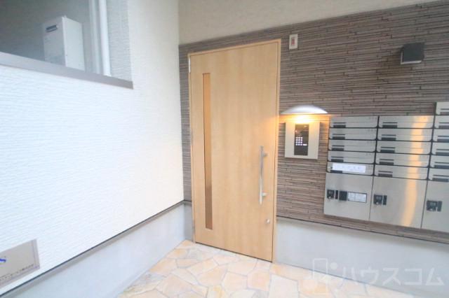 27/30 エントランス