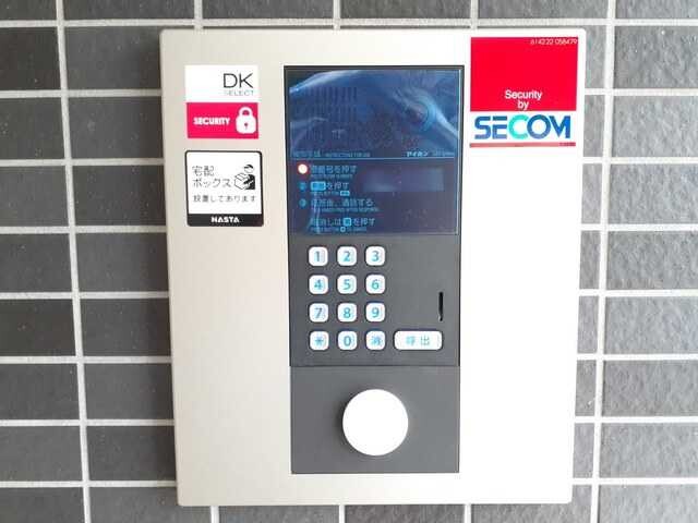 21/28 エントランス