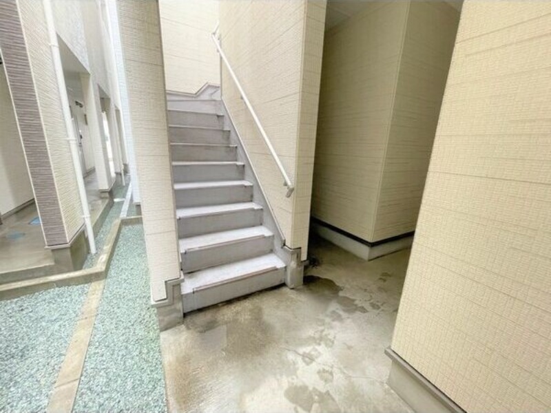 18/24 エントランス