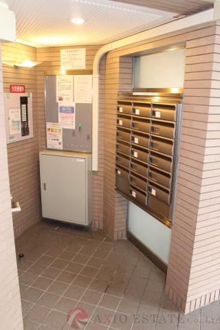 26/30 エントランス