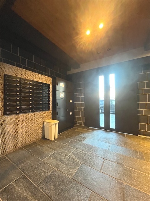 26/30 エントランス