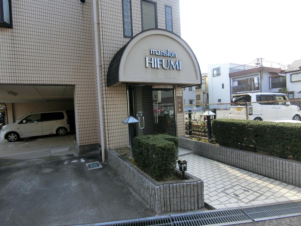 26/30 エントランス