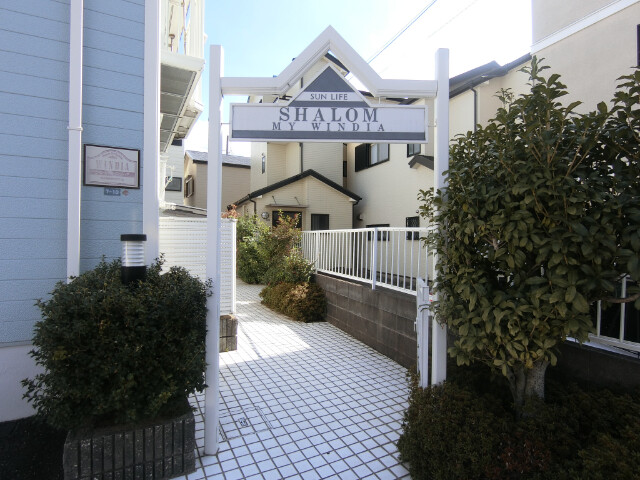 27/30 エントランス