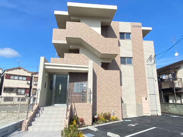 27/30 エントランス