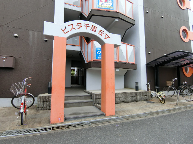 27/30 エントランス