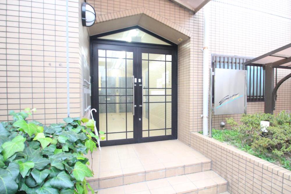 26/30 エントランス