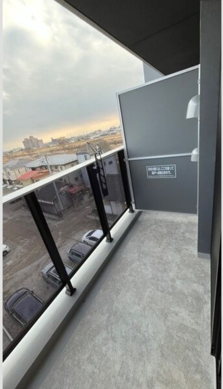 13/23 バルコニー