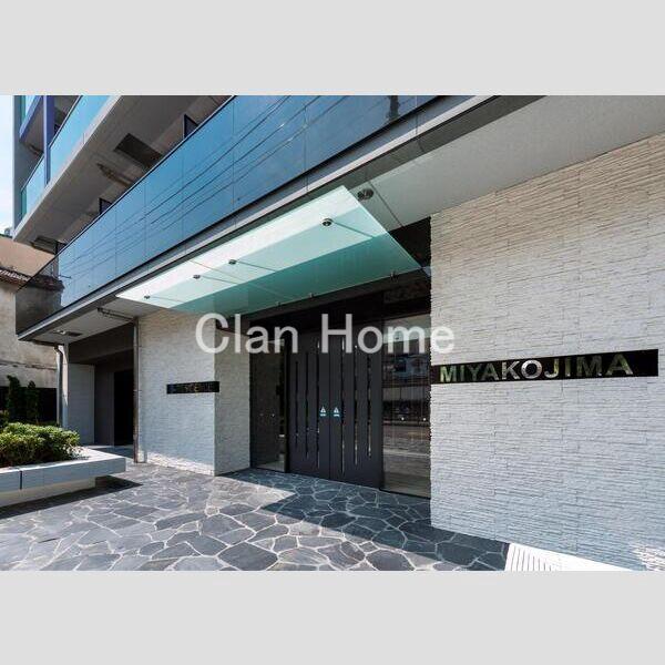 20/30 エントランス