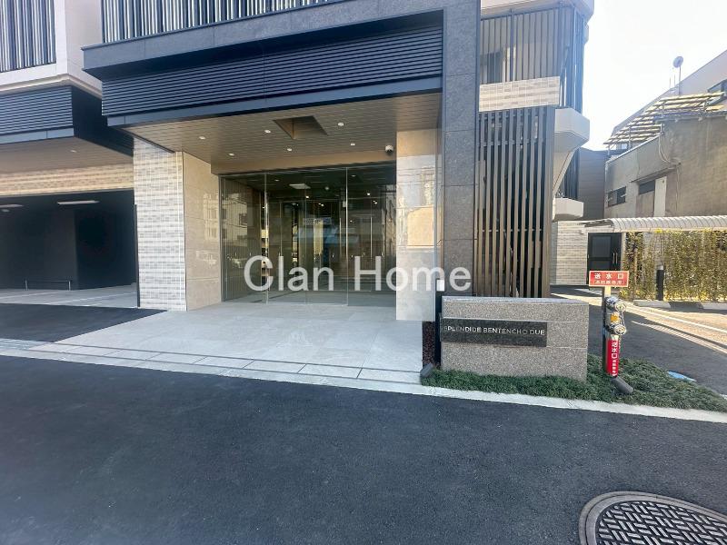 26/30 エントランス