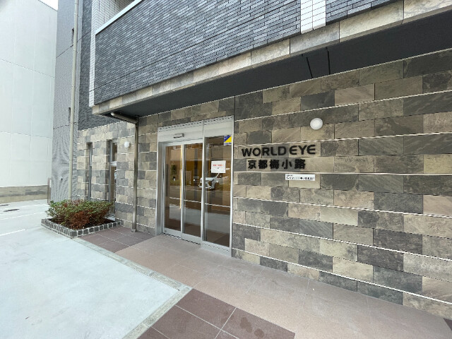 23/26 エントランス