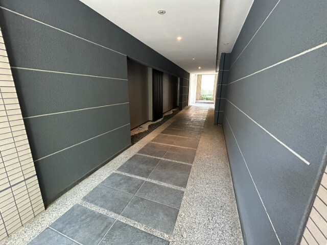 24/26 エントランス