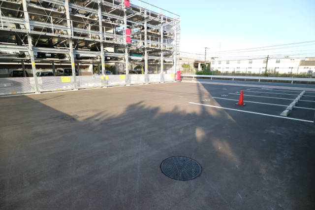 28/30 駐車場